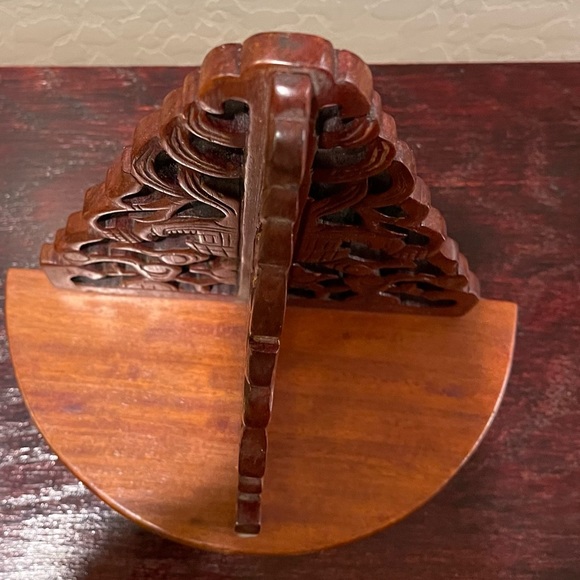 Ornate Wooden two sided shelf - Picture 3 of 15